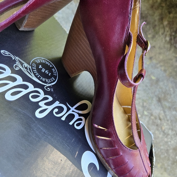 Seychelles Plum Leather Duchess T-strap buckle shoes size 8 - Picture 9 of 9